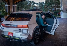 아이오닉 5 로보택시, 美 라스베이거스 달린다…우버와 시범 서비스