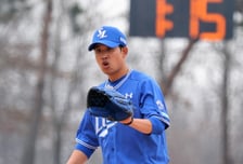 [포토]1회초 2실점, 시범경기 두산전 선발나선 임기영