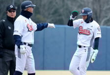 [포토]'패스트볼에 가볍게 3루까지' 박판호