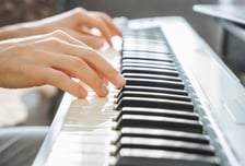 밤 9시까지 피아노 치는 아랫집..."윗집이 갑" 발 아플 때까지 '쿵쿵'