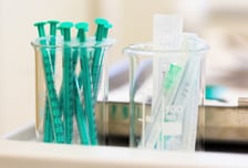 이미 사용한 '주사기 1500개'...모텔서 마약 투약 50대, 석방 왜?