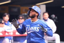 [포토]'6회초 솔로홈런 터트린' 삼성 디아즈