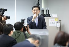 '보완수사권' 두고…"사건 밀려" vs "기록만 봐도 충분"