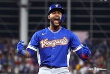 '日 잡을만하네!' 베네수엘라, '0:2→4:2' 伊에 '짜릿' 역전승→미국과 결승 '마두로 더비' 성사 [마이애미 현장 리뷰]