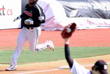 [포토]'첫 타석 홈런으로 장식하는' 잠실빅보이 이재원