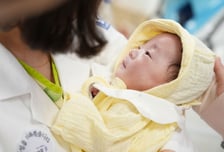 '버텨줘서 고마워'…"수술 4번" 500g 미숙아, 6개월 사투 끝 3.8㎏ 퇴원