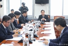 "국내주식 복귀시 양도세 감면"…RIA 등 환율안정 3법 재경위 통과