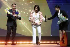 [포토] 당황한 산체스 '김가영 구두 왜 벗어?'