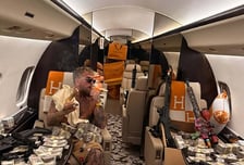 턱뼈 부서지게 두들겨 맞고 '1360억 잭팟'→또 역대급 매치 깜짝 선언 "아무도 예상 못 할 것... 중대 발표 예정"