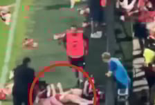 이럴 수가! 성인용 인형이 왜 축구장에 날아다녔나? 디마리아 속한 아르헨 프로팀, 선 넘은 '19금' 테러