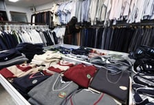 이 대통령 '등골브레이커' 지적 교복값...."짬짜미 진짜 있었다" 입찰 담합 제재