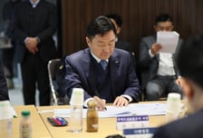 "현장에 답 있다"…현장 행보 늘리는 최인호 HUG 사장