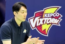 [포토]'봄배구 고지가 보인다' 하현용 감독대행