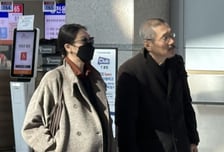 "아기는 정말 귀엽더라"...홍상수·김민희, 혼외자 아들 목격담 '술렁'