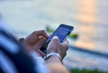 "소개팅 앱에 빠진 남편, 닮은꼴 변호사 사칭"...시험관 준비 아내 '분통'