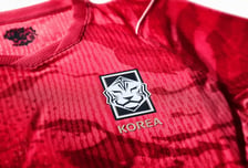 [오피셜] 韓 축구 국가대표팀 새 유니폼 공개, 북중미 월드컵 등 착용