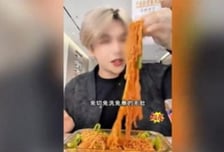 "유명인이 홍보" 3000만개 팔렸는데...중국 '표백제 고기' 사용