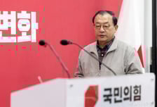 이정현, '공천 커넥션' 주장에 "체통 유지하길…새 인물이 전면 나서야"