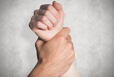 전자발찌 차고 또...길 잃은 중증 장애인, 숙박시설로 끌고 갔다