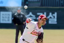 [한번에쓱]1,2회 연속실점 'LG전 선발로 나선' 다케다