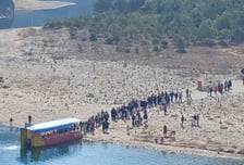 "여기가 단종 유배지"...'왕사남' 천만영화 효과에 깜짝, 상인들 신났다