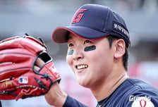 "사직 마운드 늘 가슴이 뛴다" 롯데 최준용, 늑골 부상→첫 실전 150㎞ 1이닝 퍼펙트! 벅찬 복귀 소감 [부산 현장]