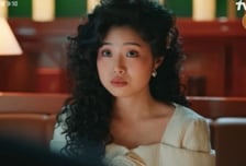 데뷔 11년 차인데 '서빙 알바' 뛰는 여배우…"5000만원 갚아야"