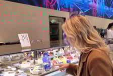 비빔밥 케이크부터 갓 굿즈까지…'K파바' 특화 매장서 전통 재해석