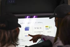 카드 밀어낸 간편결제…하루 1조 넘게 쓰는 시대 열렸다