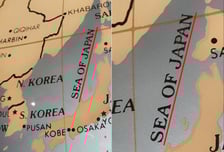 영국 그리니치 천문대 '일본해' 표기...분노에 박박 긁은 흔적도