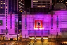 BTS 팬심 잡아라…유통가, 보라빛으로 서울 물들였다