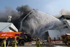 대전 車부품공장 화재 55명 부상·14명 연락두절…"80% 진화"