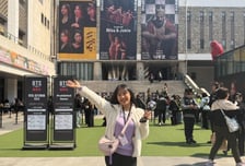 "응원봉에 댕기" "한국인 감동"...글로벌 아미, 공연 전 두근두근