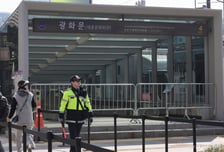 "언제쯤 통제 풀려요?" 불편 참은 시민들…BTS 공연 '무사고' 빛났다