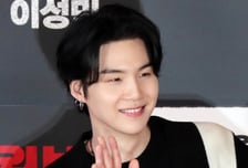 BTS 슈가, 8시 광화문 공연 앞두고 팬들에 인사 "보고싶다"