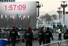 정부, BTS 공연 앞두고 테이저건·가스총 적발…대테러 강화