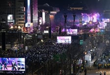 "역대 최고 K팝 그룹의 귀환"...BTS 광화문 공연, 외신도 실시간 주목