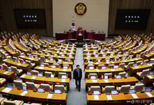 '3박4일' 필버 정국 끝낸 국회…與 "상임위원장 100% 확보 추진"