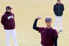 [포토]'랜더스필드에서 구위점검하는' 안우진