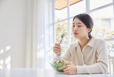 '1년에 한 끼' 먹는데 배 안고파...비단뱀서 '비만치료' 신물질 찾았다