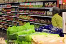 "과자 담을 봉지가 없다"…나프타 급등에 식품업계 '올스톱' 위기