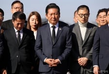 정청래 만난 문재인 "검찰개혁 큰 일, 잘 했고 고생했다"