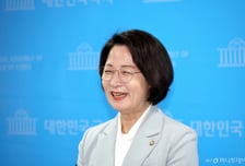 추미애, 법사위원장 사퇴 배수의 진…한준호 '지지층 결집' 호소