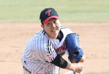 [포토] 유영찬 '피니시가 다이내믹'