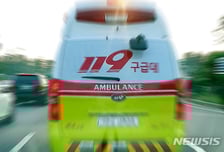 길 걷다 날벼락…홍대입구역 인도 돌진한 SUV에 1명 중상, 3명 경상