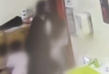 "선생님이 쾅 던졌어" 아이 입에서 나온 말...국회 어린이집 학대 충격