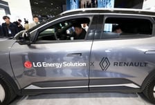 LG에너지솔루션, 미국·유럽서 회복 가시성-한화투자증권