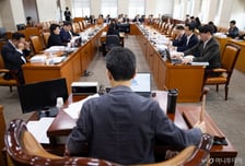 올해 5월1일부터 빨간날?…'노동절 공휴일 지정' 행안소위 통과