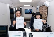 농협은행, 고령층 보이스피싱 피해 막는다…무료 보험 지원