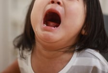 "밥 먹는 내내 울어" 식당에 아이 데려오면 민폐?…누리꾼 '시끌'